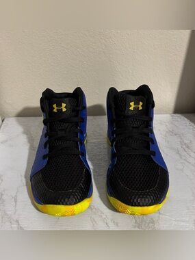 *GUC* Under Armour Kids UA Jet 2019 Basketball shoes. CLEAN!! SIZE 1.5Y